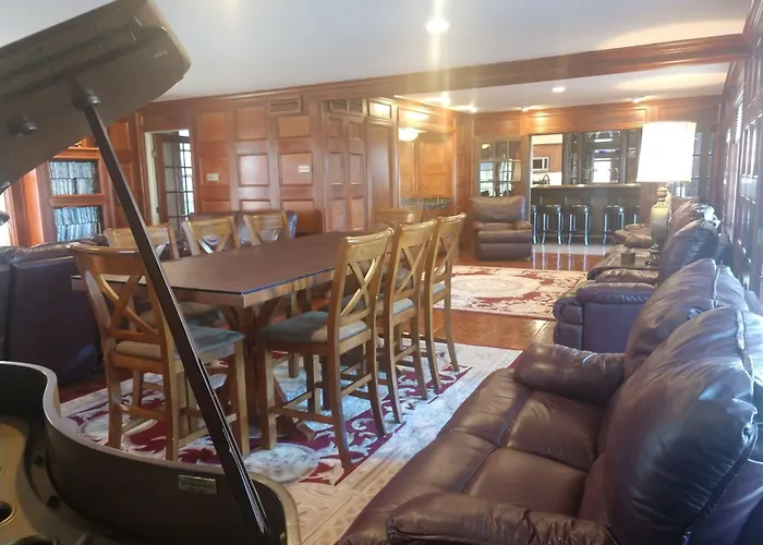 Kingsbay Mansion & Vacation Houses